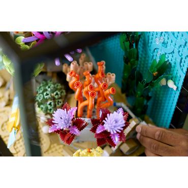 LEGO ICONS Tropisk akvarium