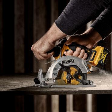 DEWALT PILARKA TARCZOWA 12V 2x5,0Ah 140mm DCS512P2