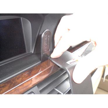 Brodit ProClip Angled mount - montering för mobiltelefon