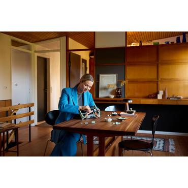 LEGO ICONS 10334 Retro Radio