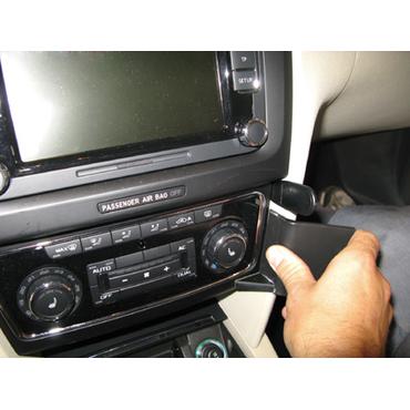 Brodit ProClip Angled mount - montering för mobiltelefon