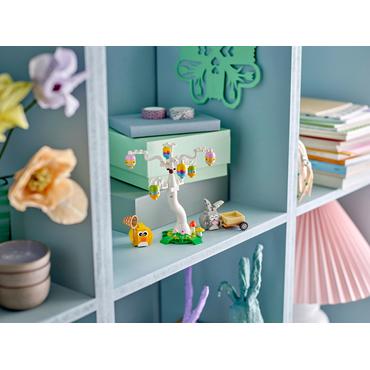 LEGO Iconic P&aring;skehare og kylling p&aring; &aelig;ggejagt