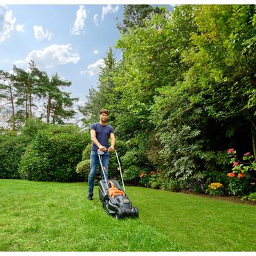 BLACK + DECKER Lawnmower BEMW351, 32cmÃÂ (black / orange, 1,000 watts)