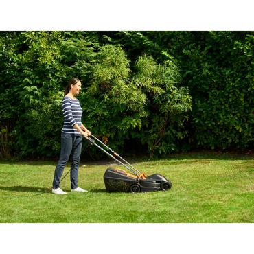 BLACK + DECKER Lawnmower BEMW351, 32cmÃÂ (black / orange, 1,000 watts)