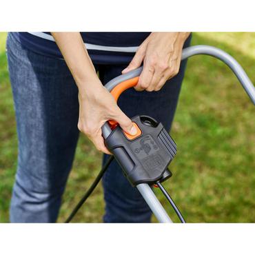 BLACK + DECKER Lawnmower BEMW351, 32cmÃÂ (black / orange, 1,000 watts)