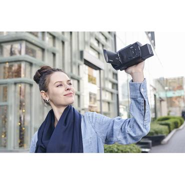 Sony Handycam FDR-AX43