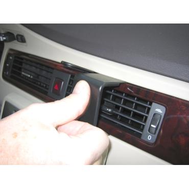 Brodit ProClip Angled mount - montering för mobiltelefon