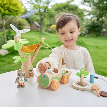 Hape trees with electric car, toy vehicle