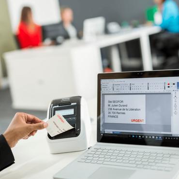 Brother QL-820NWB etiketprinter Direkte termisk Farve 300 x 600 dpi 176 mm/sek. Kabel & trådløs Ethernet LAN DK Wi-Fi Bluetooth