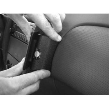 Brodit ProClip Angled mount - montering för mobiltelefon