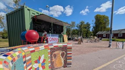 Containern Conny där Bergkristallparkens uteleksaker fövaras.   s