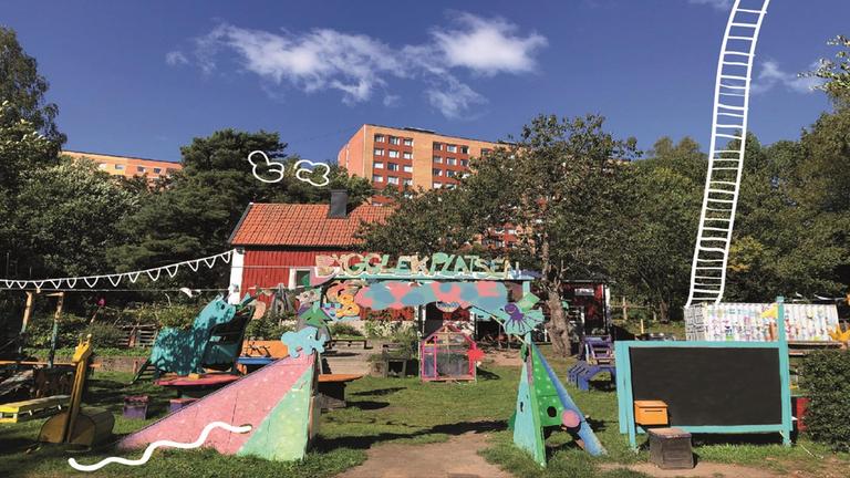 En park med en skylt där det står bygglekplatsen
