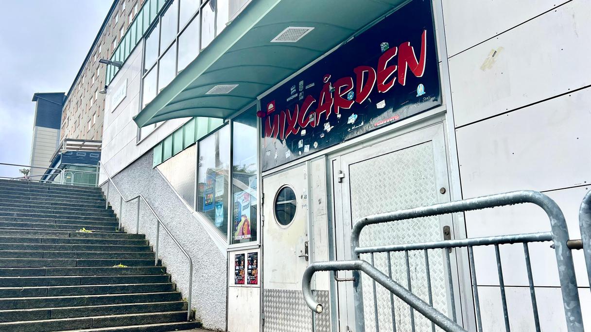 Ingång och entré till Mixgården/Hammarkullens mötesplats