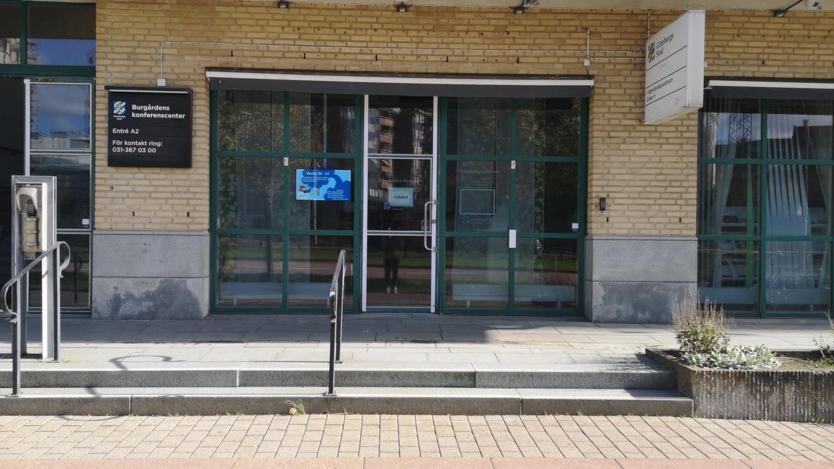 Entrén till Vägledningscentrums drop in där Språkslussen  också finns. 