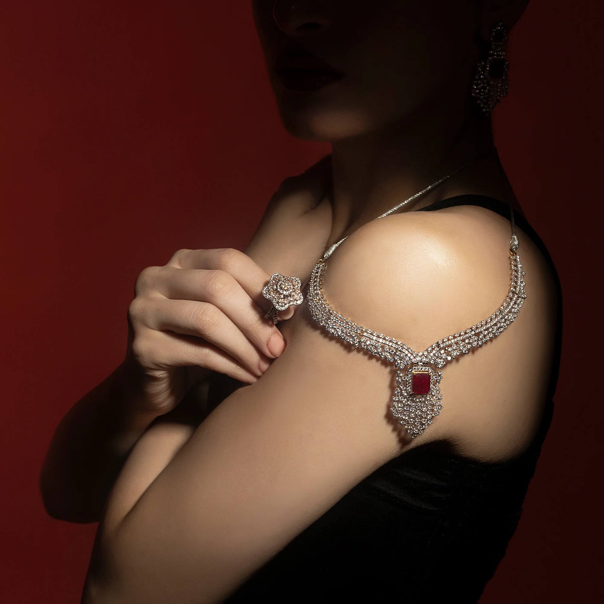 NS00200 Collar Necklace in 21K Gold