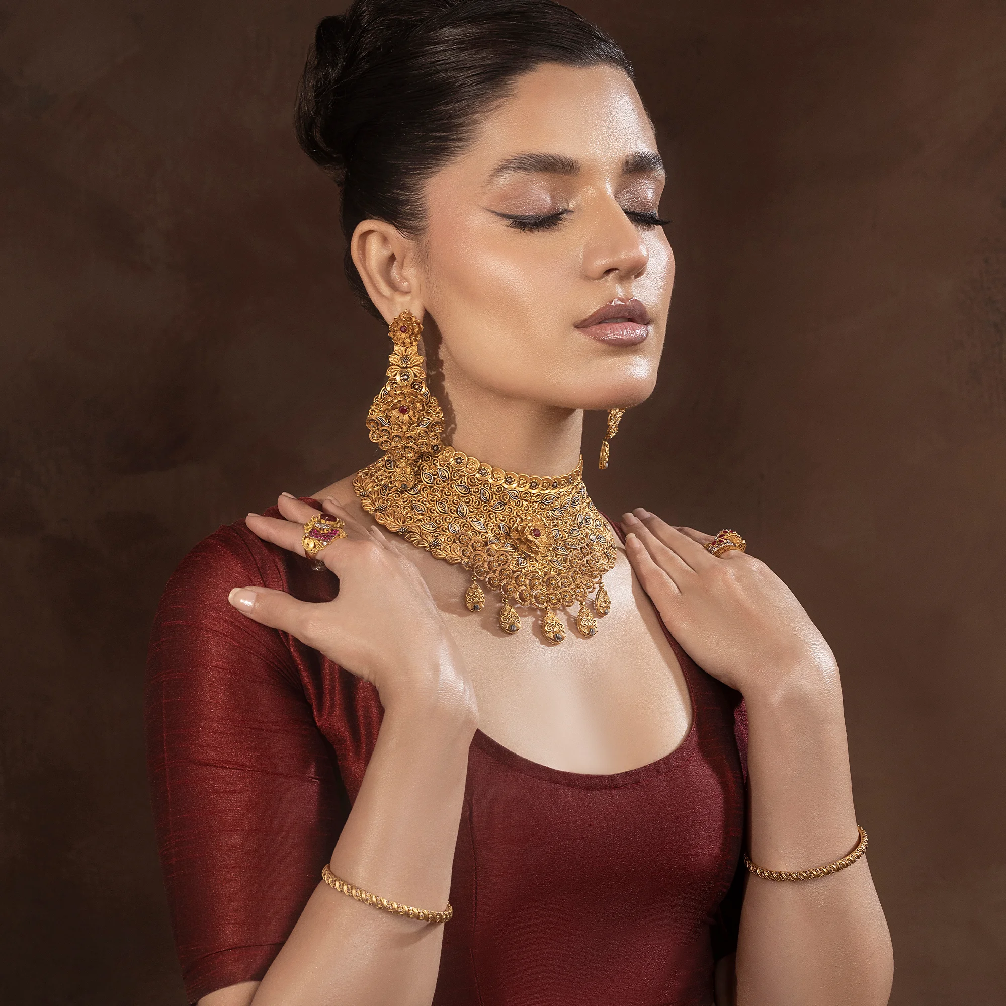 NS00595 Choker Necklace in 21K Gold