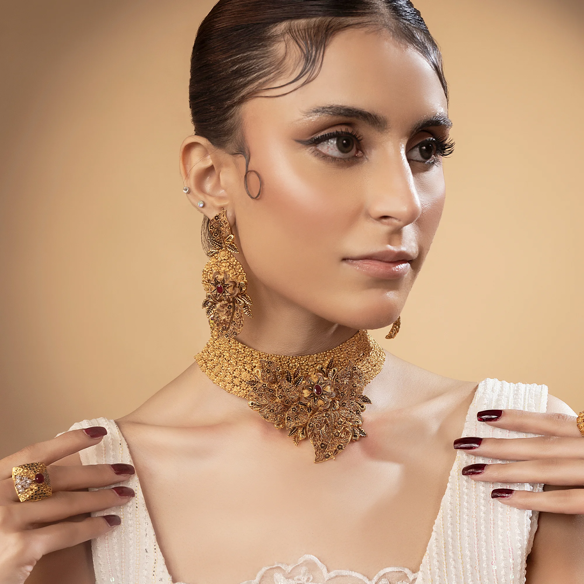 NS00848 Choker Necklace in 21K Gold
