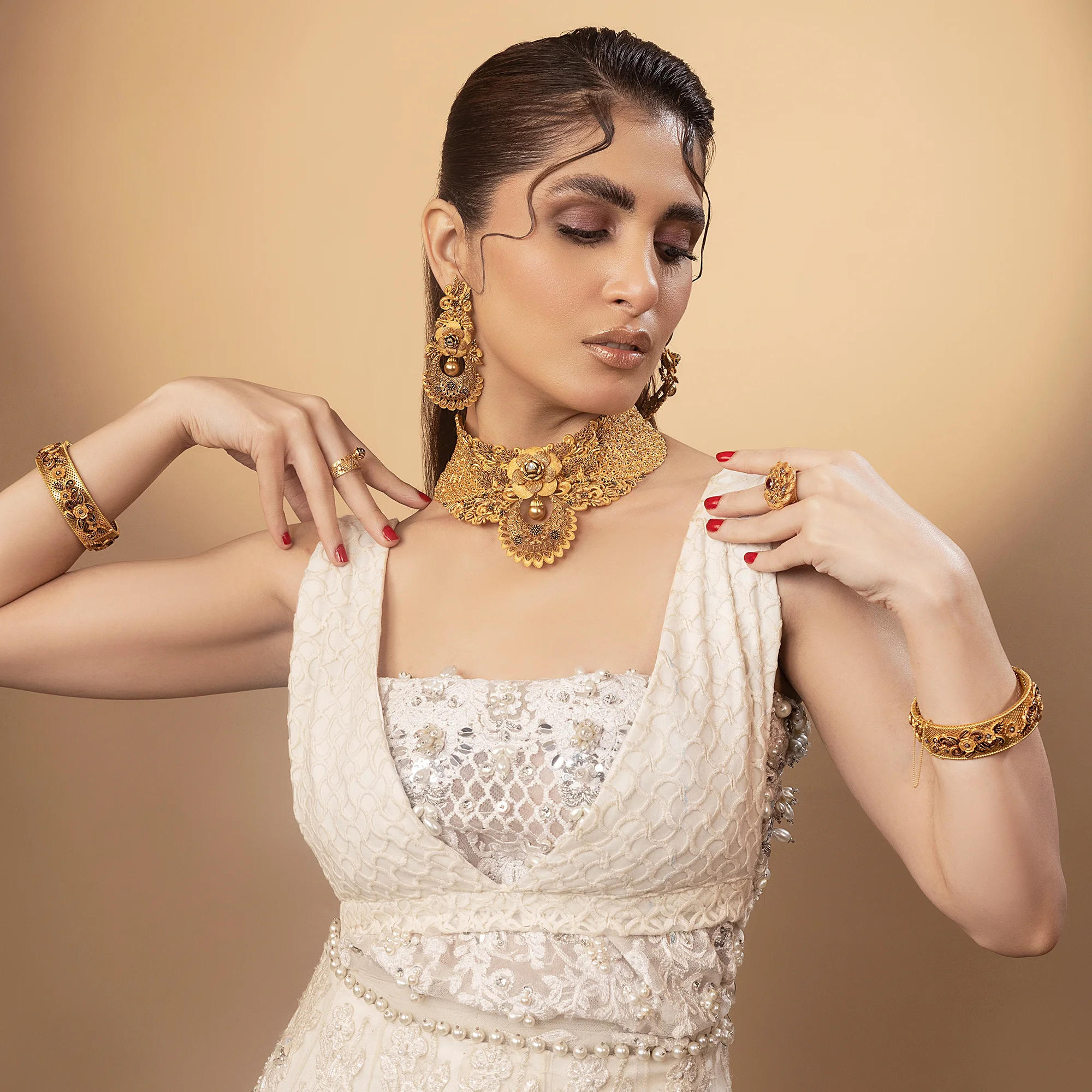 NS00849 Choker Necklace in 21K Gold
