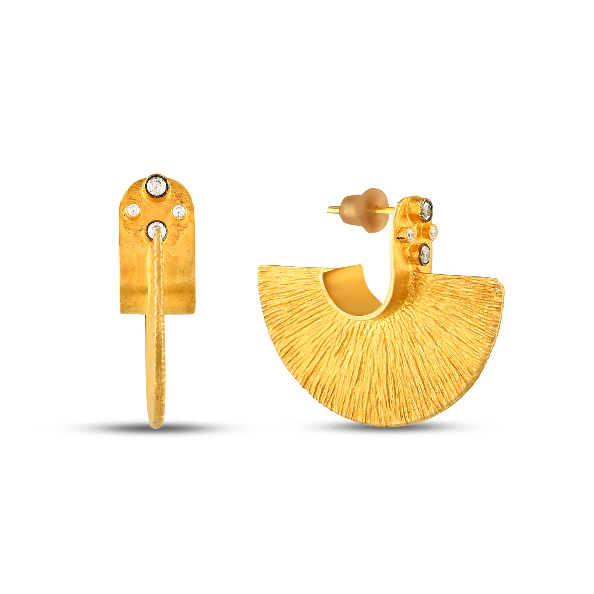 TP02242%201 Stud Earrings in 21K Gold