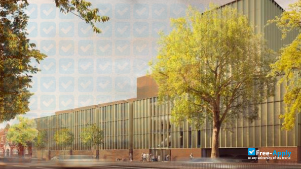 London Academy Of Music And Dramatic Art Cost 10000 Noches