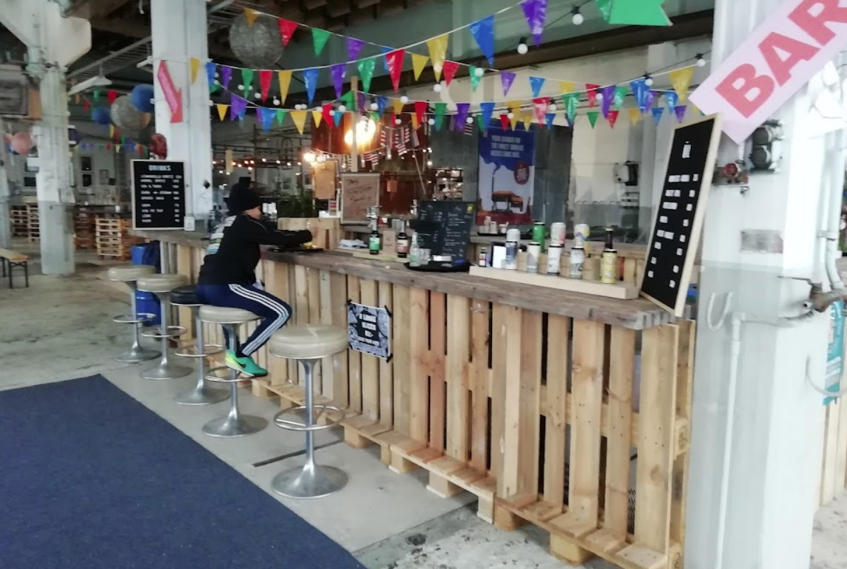 2 Cafe och matverkstad