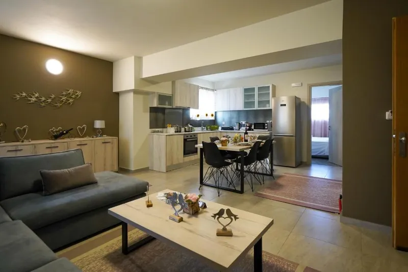 Theo Apartment
