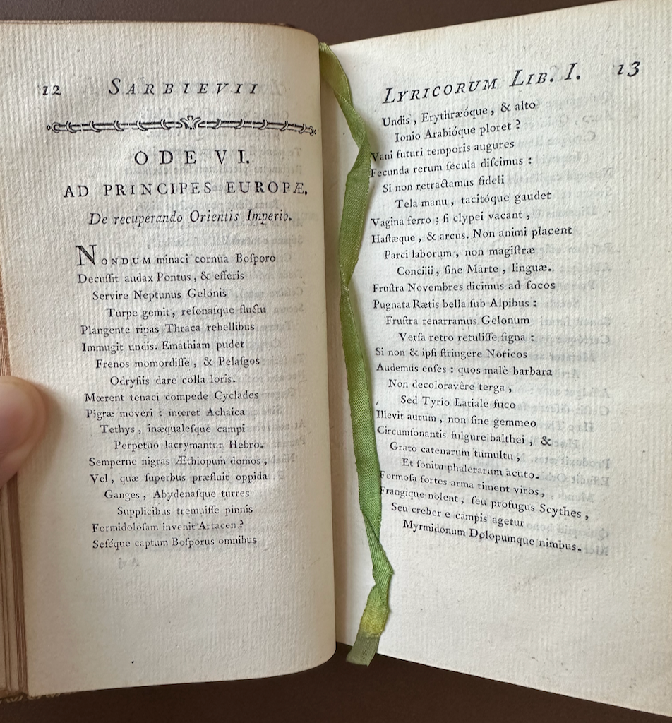 Puslapiai su skiriamąja juostele