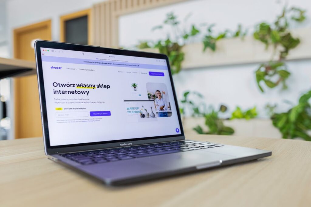 Ekskluzywne kody rabatowe w newsletterach sklepów