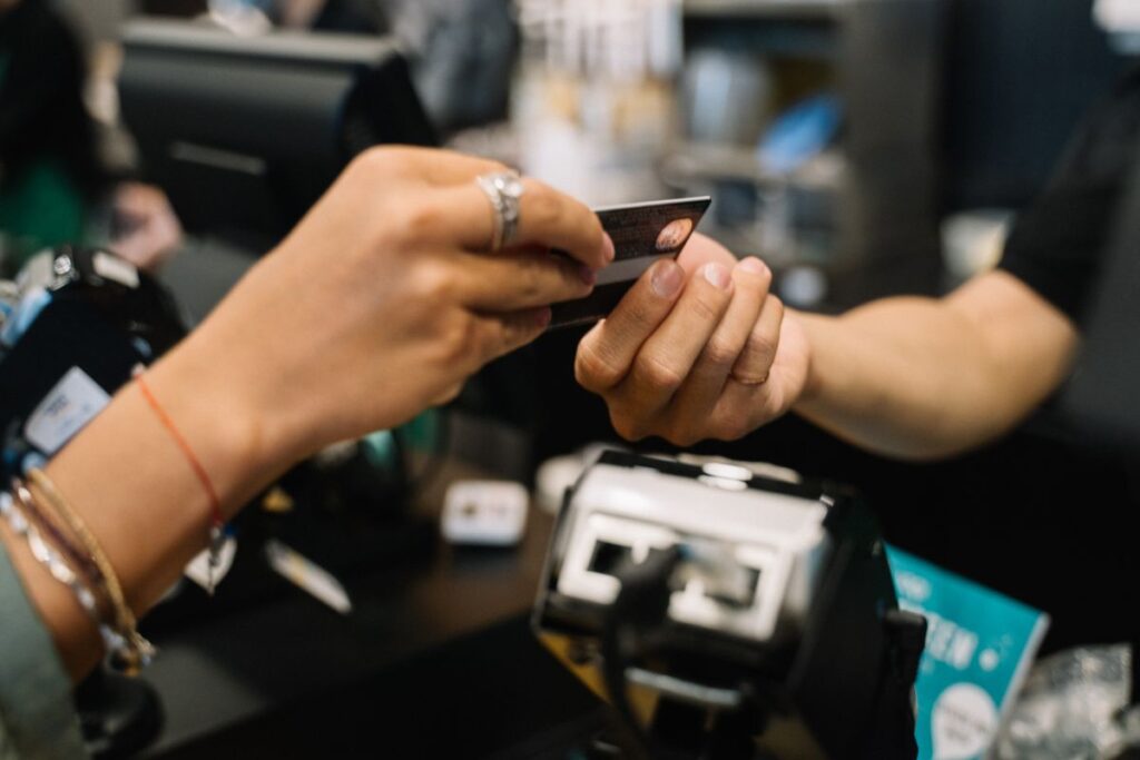 Cashback w e-commerce: Jak działa i dlaczego warto?