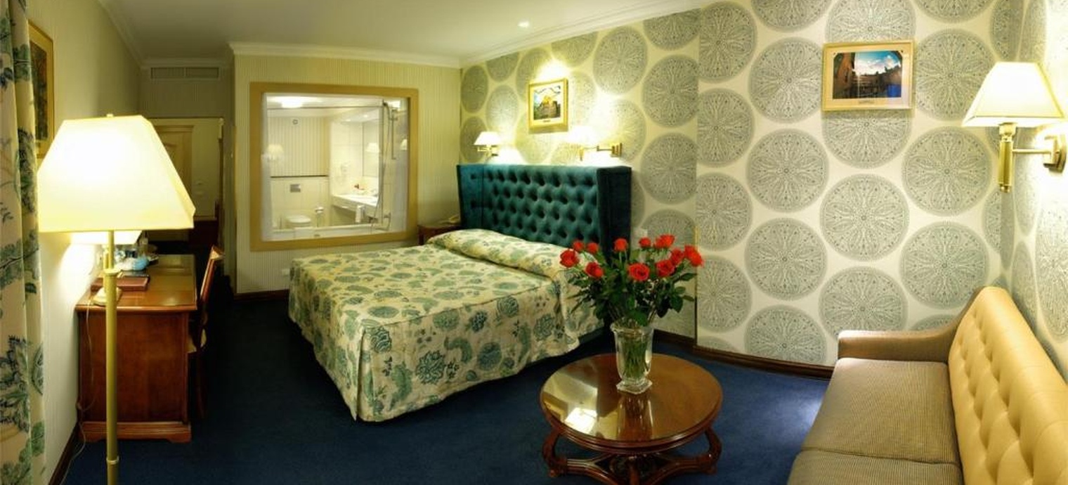
                Family Suite