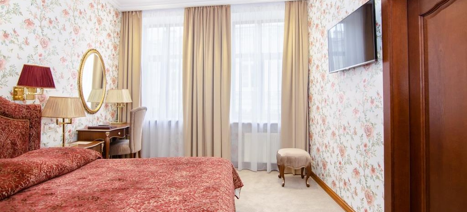 
                Royal Suite. 2