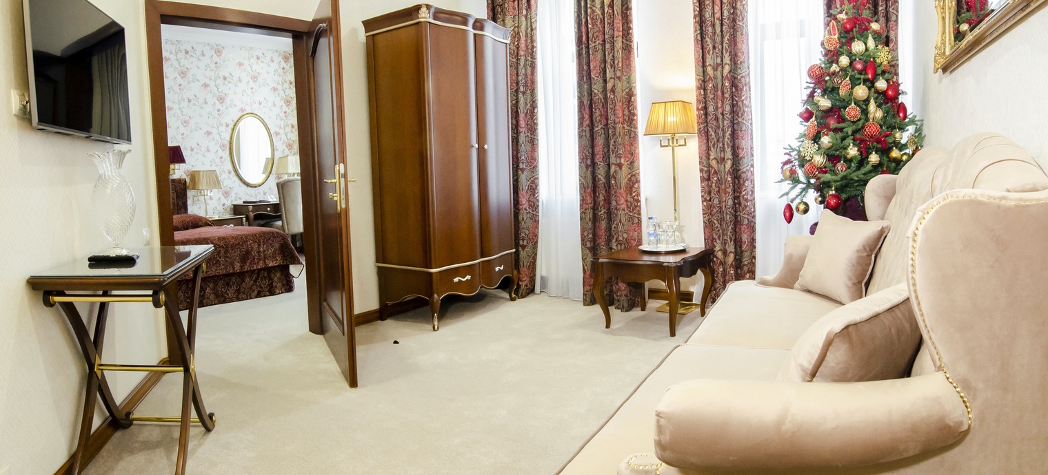 
                Royal Suite. 4