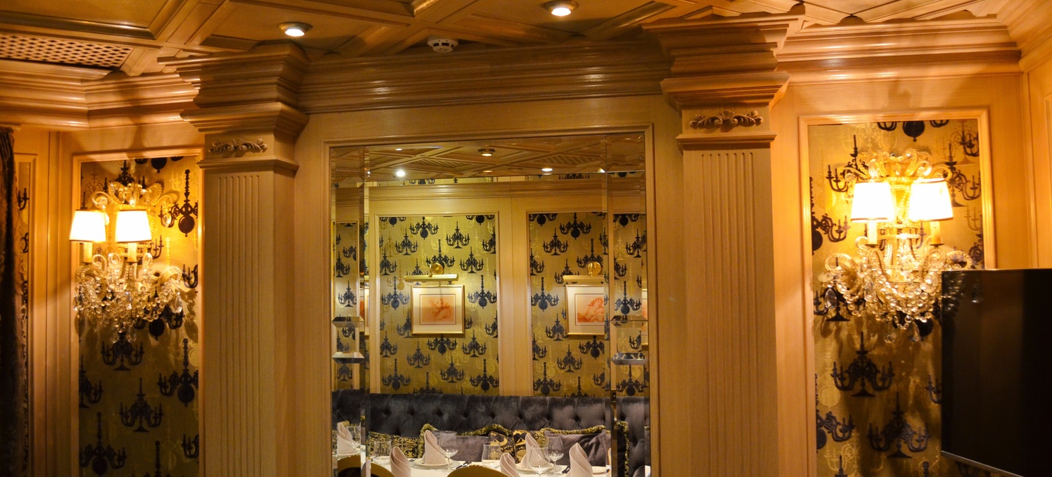 
                VIP Hall. 3