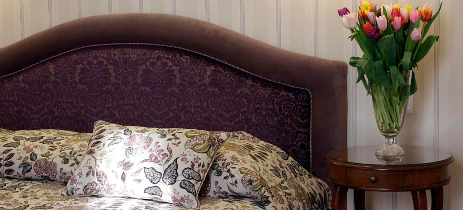 
                Royal Suite. 14