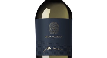 Вино Monacesca Mirum