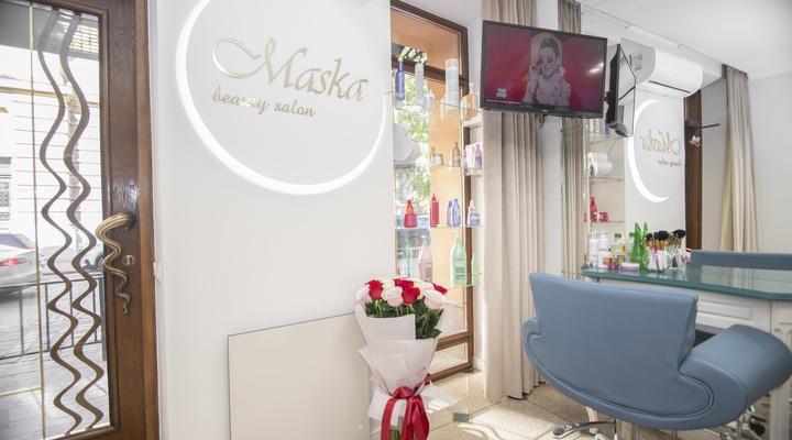 
                                            Beauty Salon