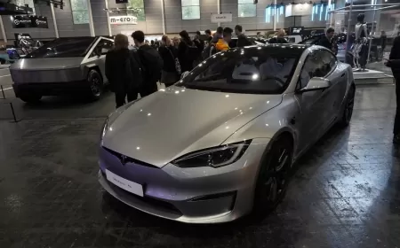 Fransada Tesla qəzası: Araşdırma aparılır