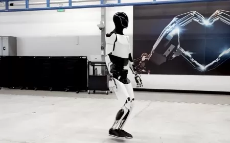 Tesla Optimus Robotları "We, Robot" tədbirində diqqət mərkəzində