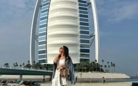 Rusiyalı stüardessa uçuş zamanı qadağan olunan hərəkətləri açıqlayıb