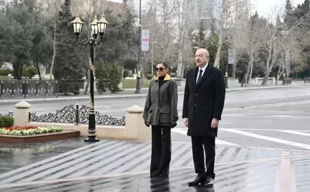 İlham Əliyev və Mehriban Əliyeva Xocalı soyqırımı abidəsini ziyarət ediblər