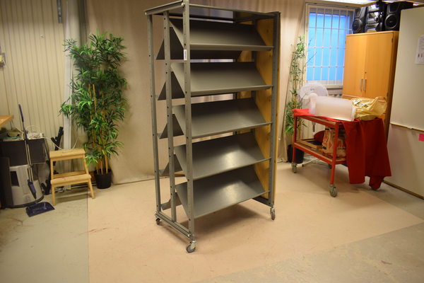 19109 Bokställ / tidningsställ