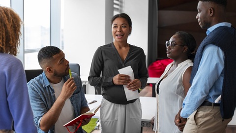 people-office-work-day-scaled