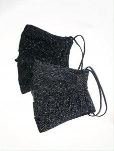 Blizgančios veido kaukės