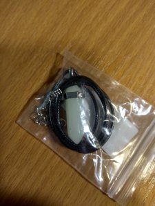 Tamsoje šviečiantis pakabukas "Kristalas"