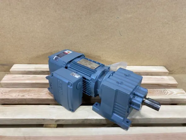 motoreduktor / przekładnia 0,37kW 23obr. 3fazowy HAMULEC SEW