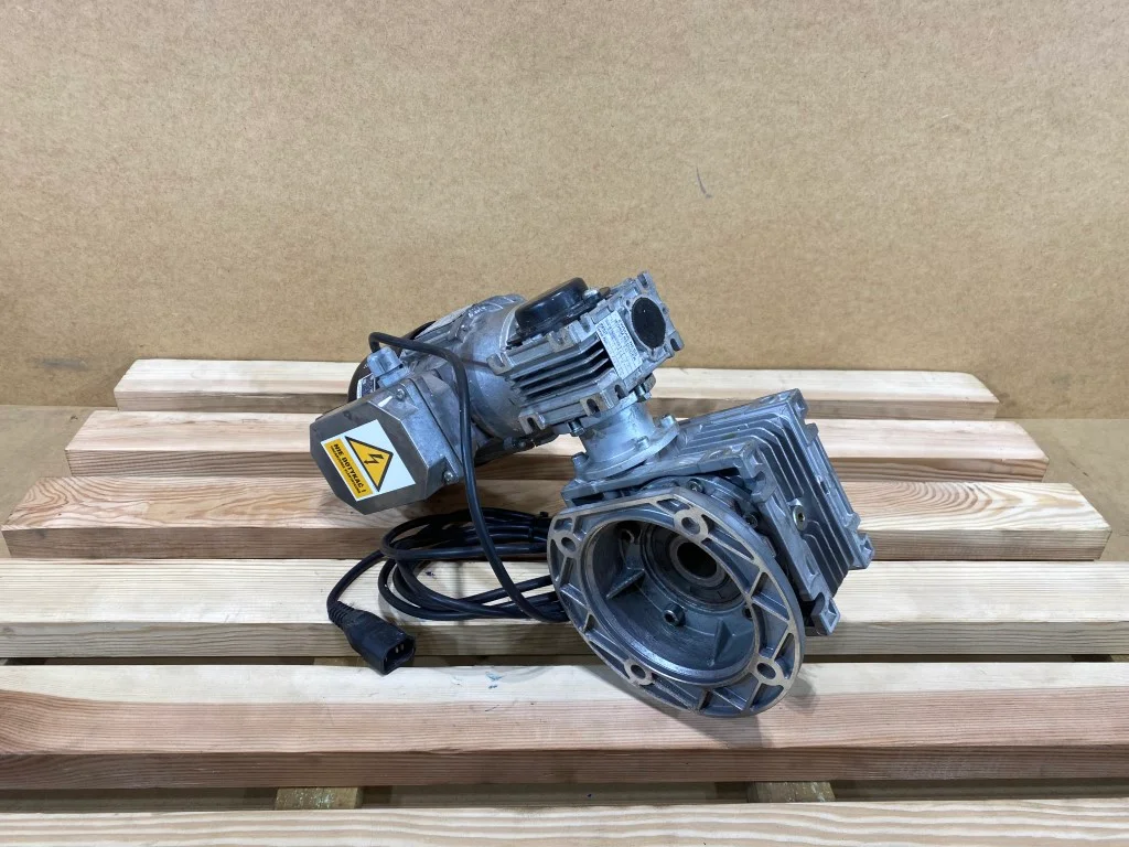 motoreduktor / przekładnia 0,12kW 1,13obr. 1fazowy 230V DO PIECA