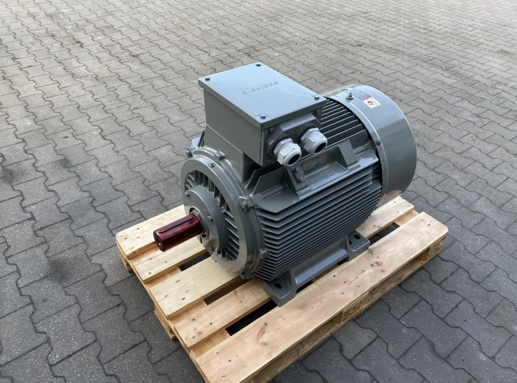 Silnik elektryczny 45kW 982obr. 3fazowy SIEMENS