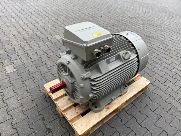 silnik elektryczny 160kW 2982obr. 3fazowy SIEMENS IE2
