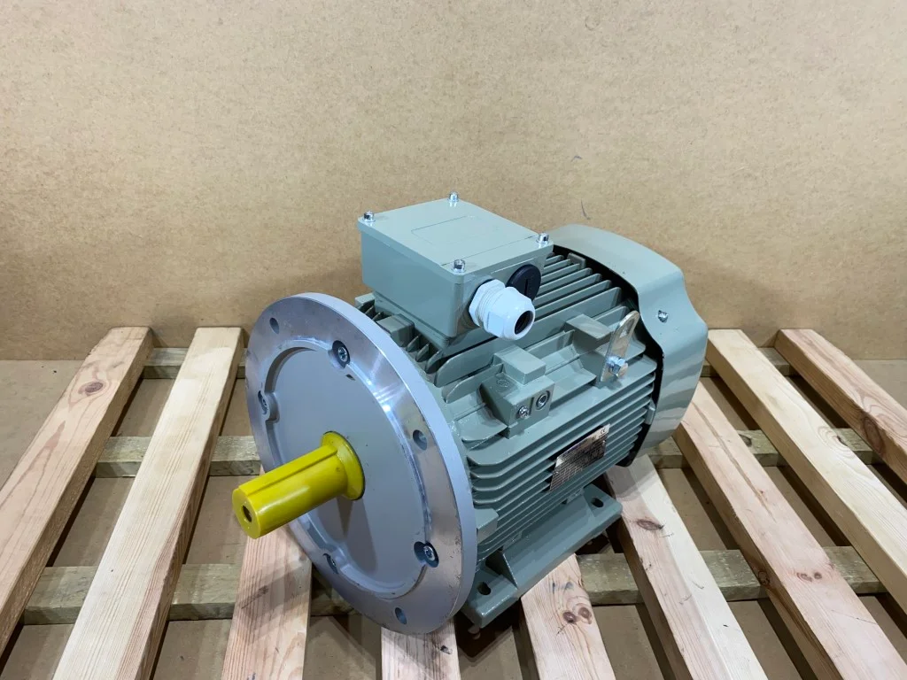 Silnik elektryczny 4kW 965obr. 3fazowy 132B35 IE2
