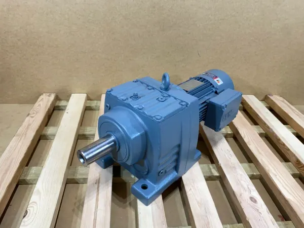 motoreduktor / przekładnia 0,75kW 8,3obr. 3fazowy HAMULEC SEW